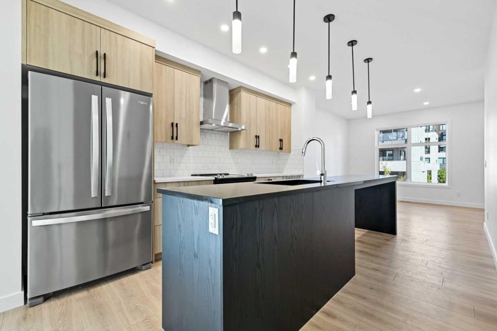 157 Mahogany Gardens SE photo 3