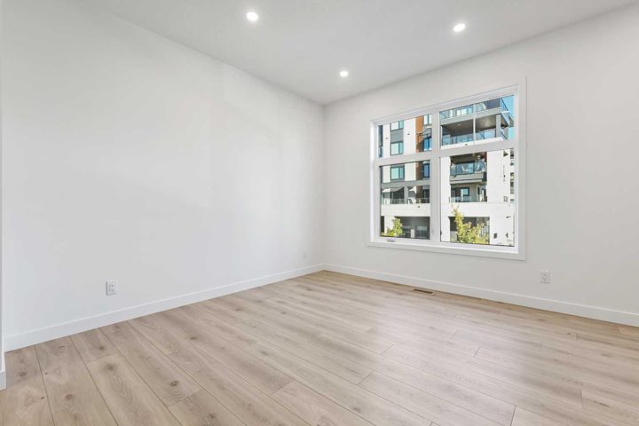 157 Mahogany Gardens SE photo 5