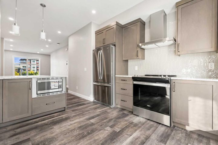 153 Mahogany Gardens SE photo 3