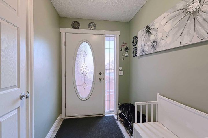 501 Coral Cove NE photo 3