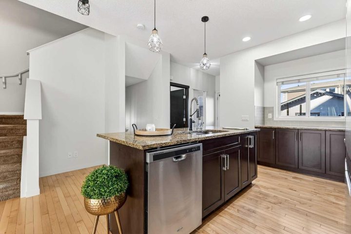 345 Mahogany Boulevard SE photo 4
