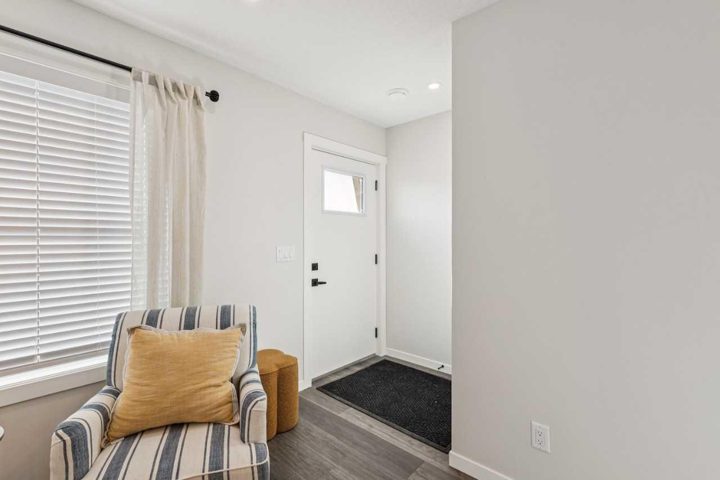 1114, 135 Mahogany Parade SE photo 2