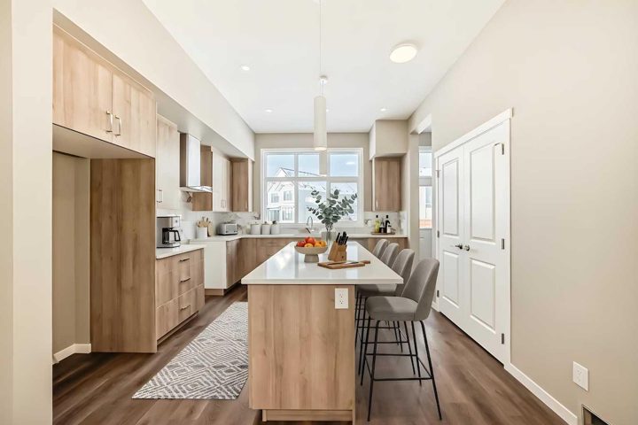 833 Marine Drive SE photo 2