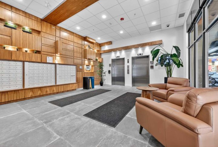 407, 122 Mahogany Centre SE photo 2
