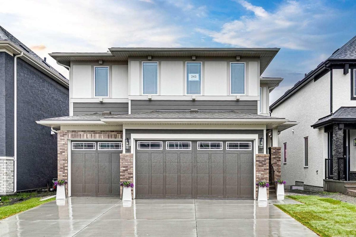 243 Marina Grove SE