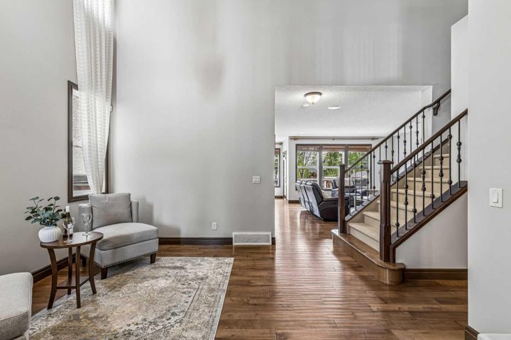 12 Mahogany Heath SE photo 5