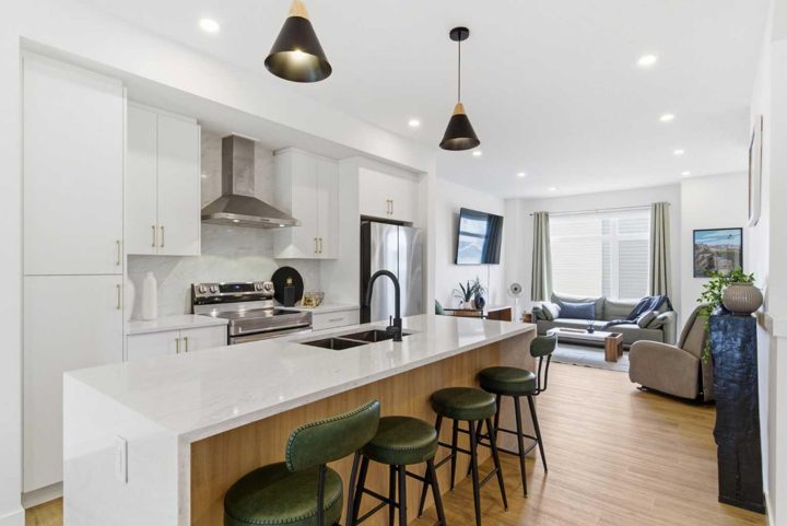 35, 903 Mahogany Boulevard SE photo 4