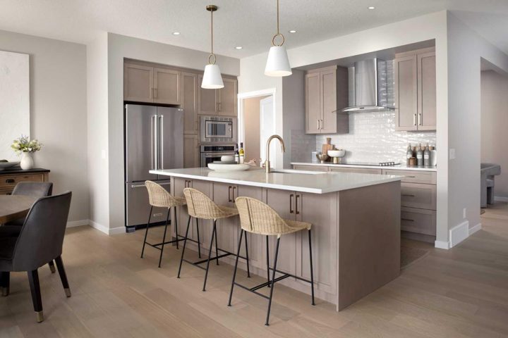547 Mercado Avenue SE photo 2