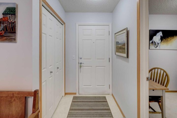 1316, 950 Arbour Lake Road NW photo 3