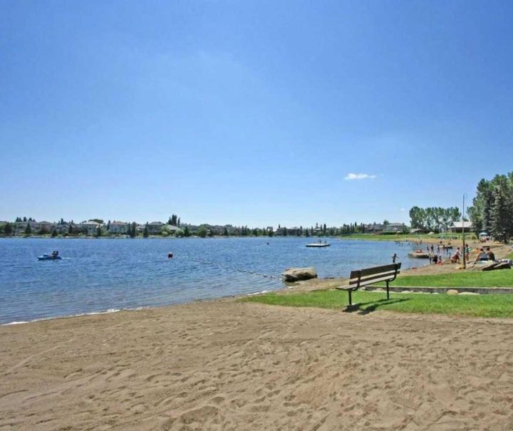76 Sunlake Gardens SE photo 2