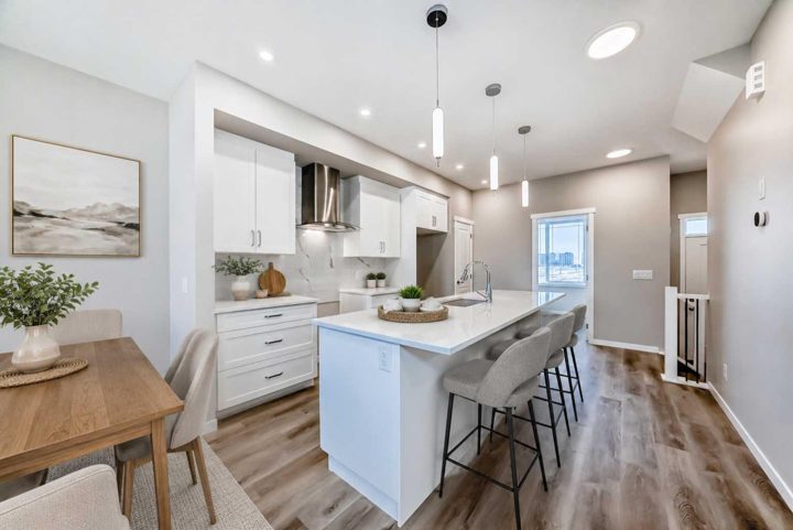 1308 Mahogany Boulevard SE photo 2