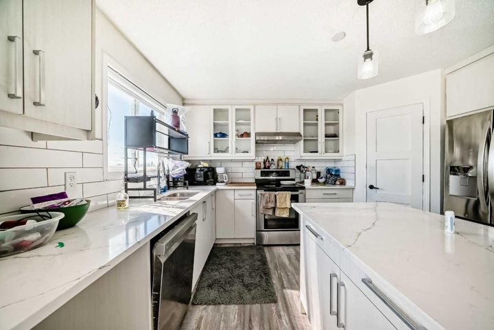 125 Coral Springs Bay NE photo 5
