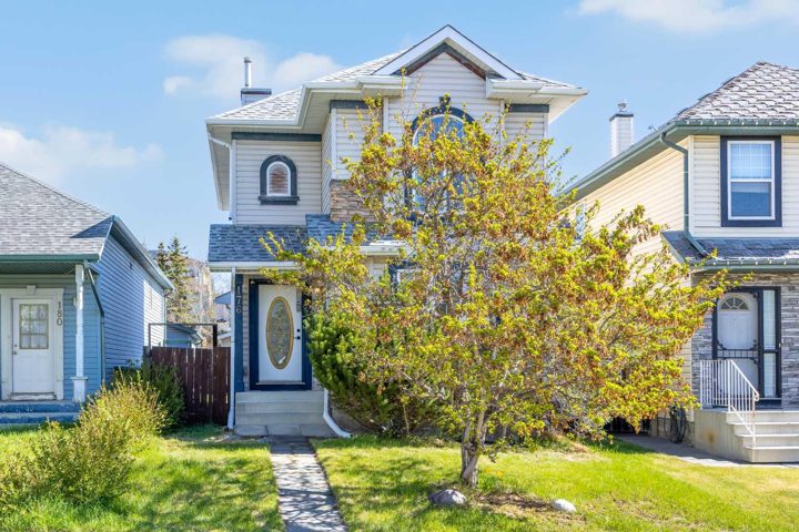 176 Arbour Grove Close NW photo 2