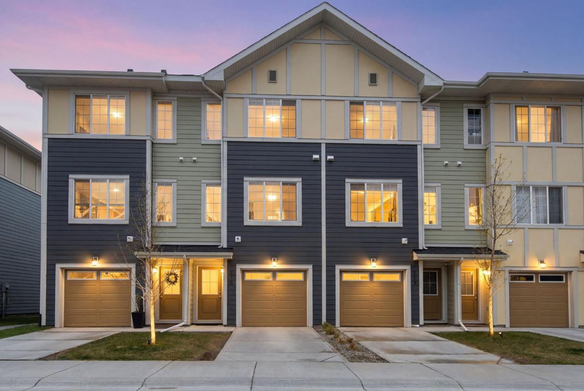 215 Marquis Lane SE