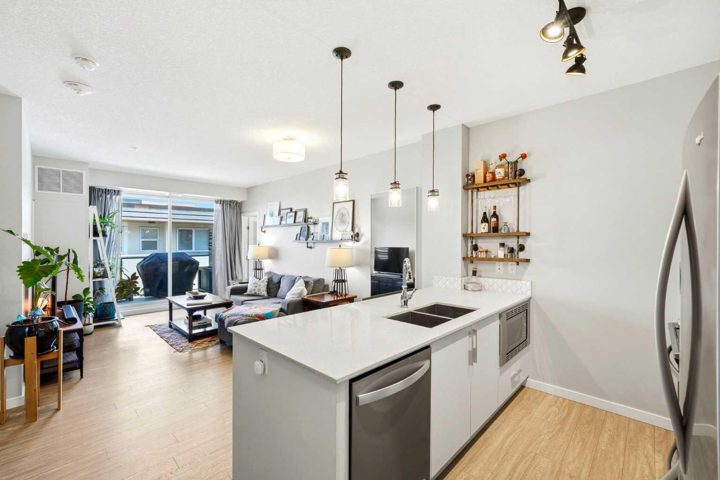 618, 122 Mahogany Centre SE photo 3
