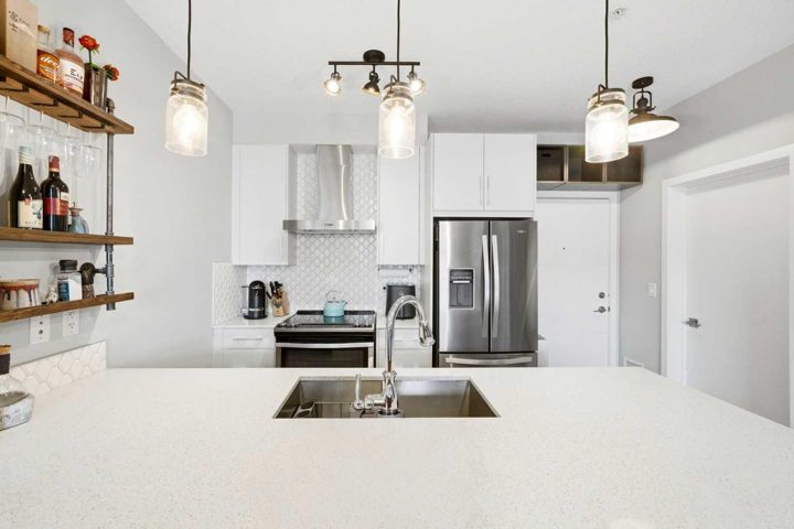 618, 122 Mahogany Centre SE photo 4