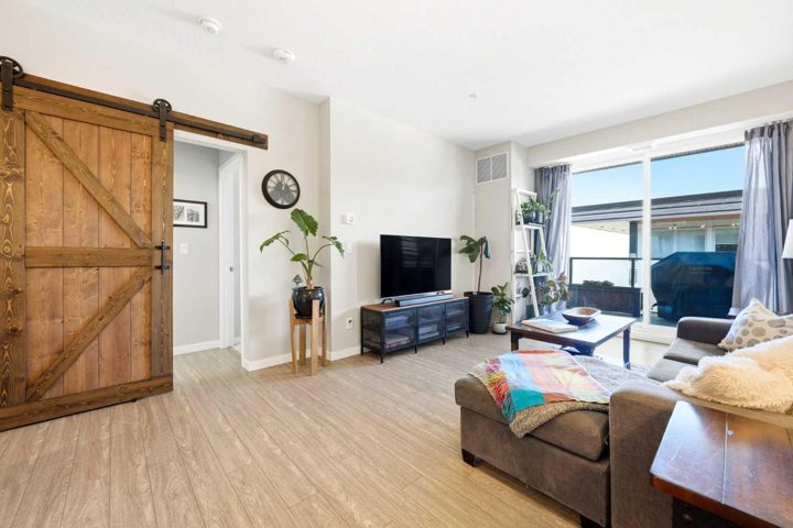 618, 122 Mahogany Centre SE photo 5