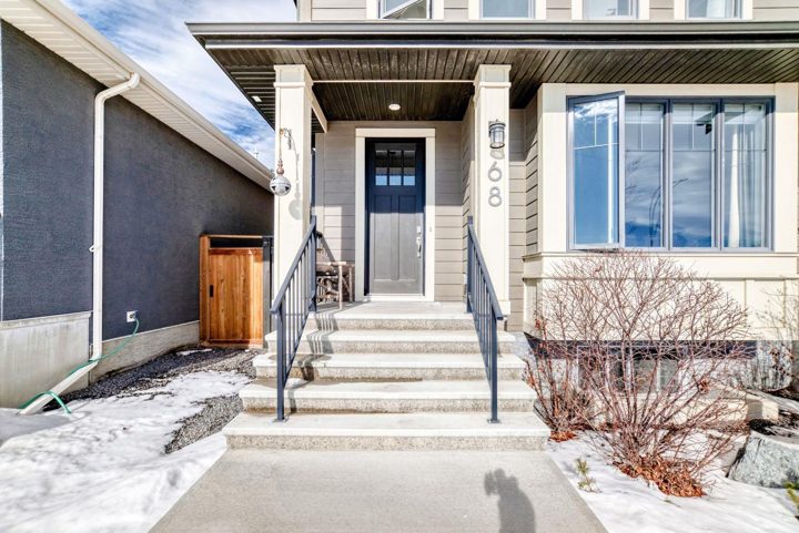 68 Mahogany Gardens SE photo 2