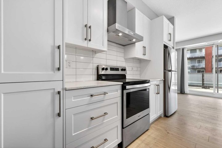 403, 122 Mahogany Centre SE photo 4