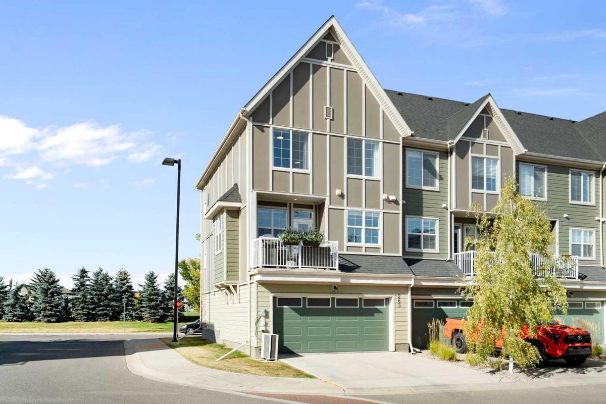 263 Mahogany Way SE