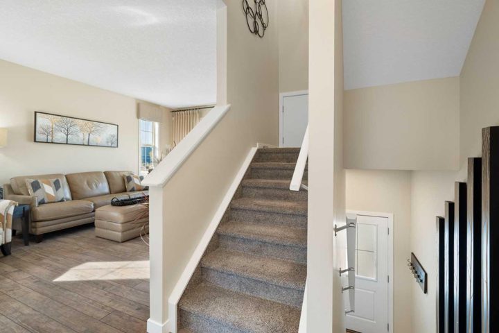 263 Mahogany Way SE photo 4
