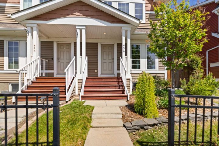456 Auburn Bay Avenue SE photo 2