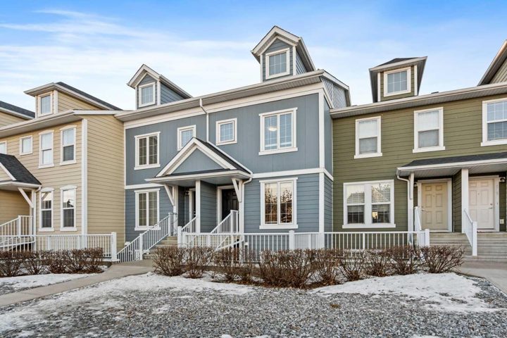 111 Auburn Bay Street SE photo 3