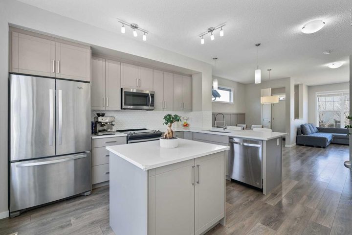849 Mahogany Boulevard SE photo 2