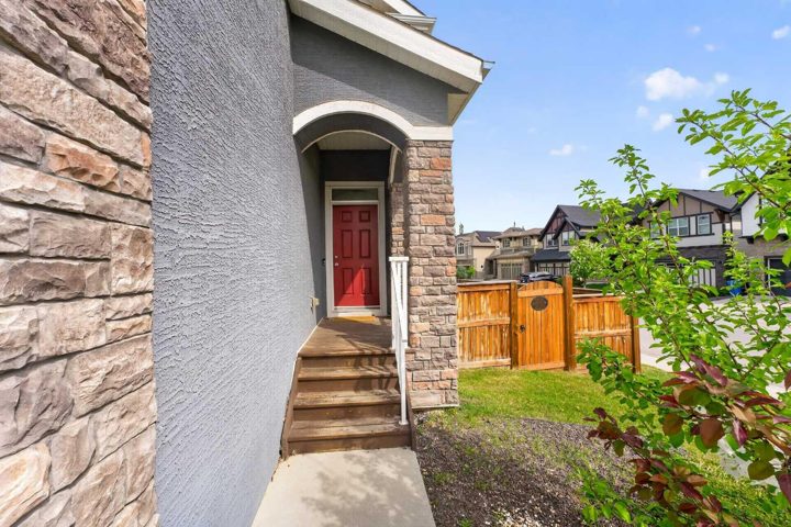 158 Masters Point SE photo 5