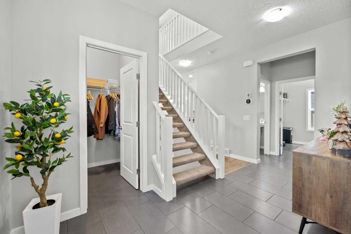 123 Masters Rise SE photo 3