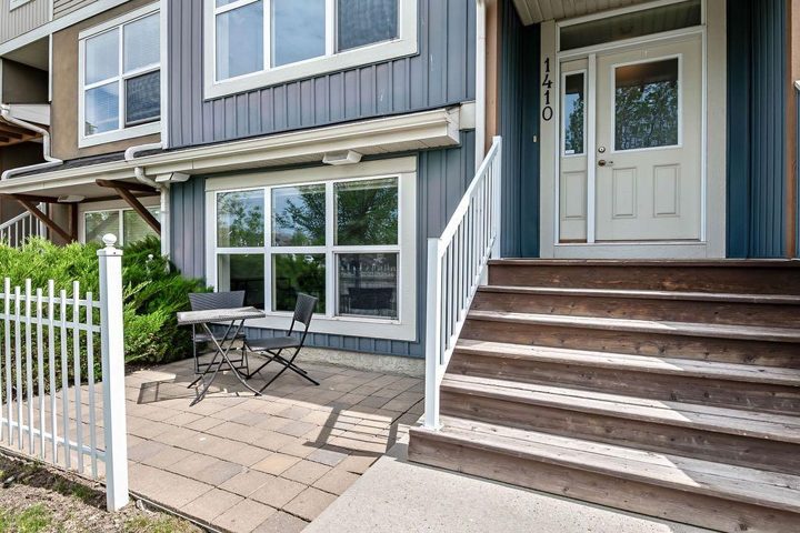 1410, 10 Auburn Bay Avenue SE photo 2
