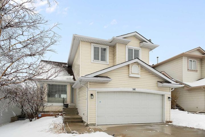 141 Arbour Stone Close NW photo 3