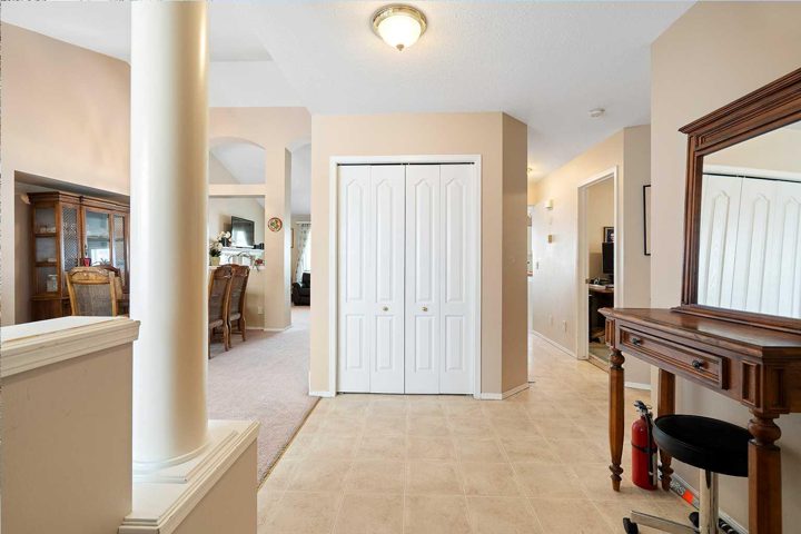 141 Arbour Stone Close NW photo 5