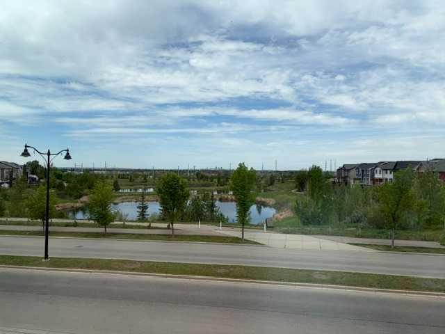 264 Auburn Bay Drive SE photo 2