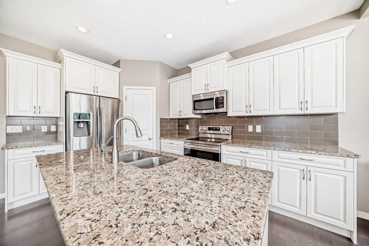 264 Auburn Bay Drive SE photo 3