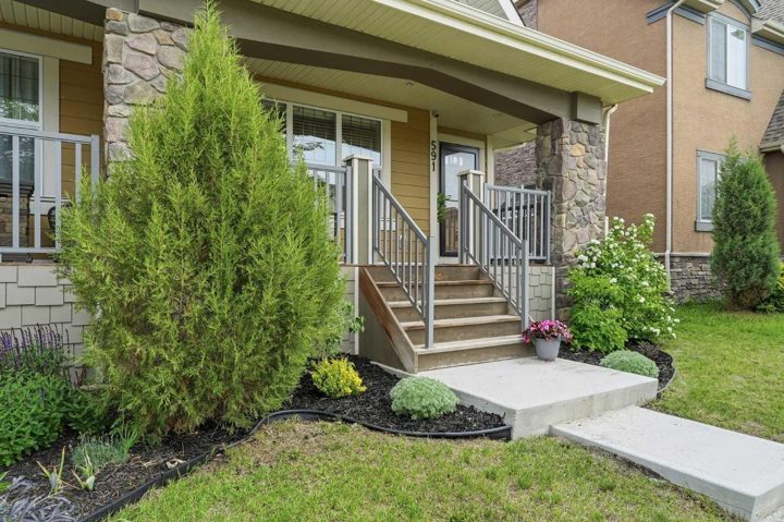 591 Mahogany Boulevard SE photo 3