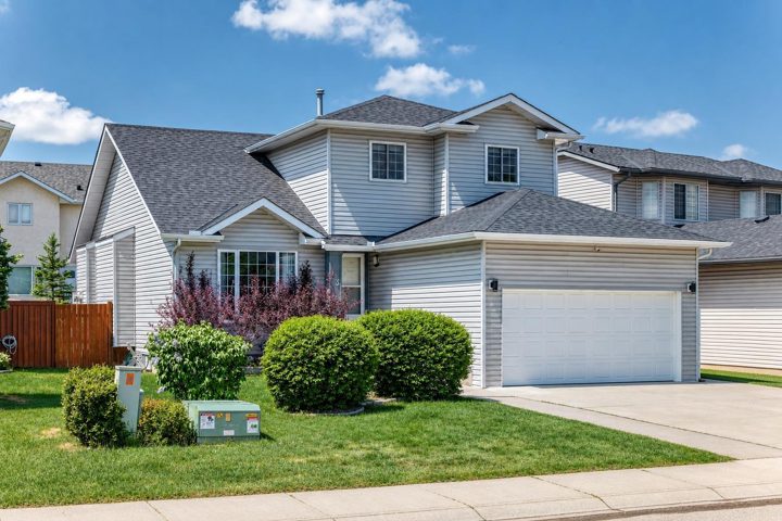 263 Coral Keys Drive NE photo 2