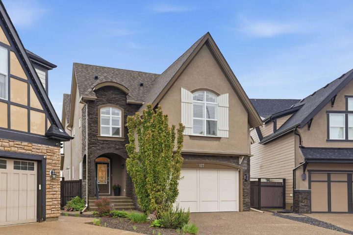 127 Marquis Grove SE photo 3