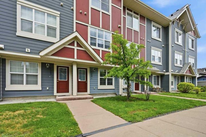 123 Marquis Lane SE photo 3