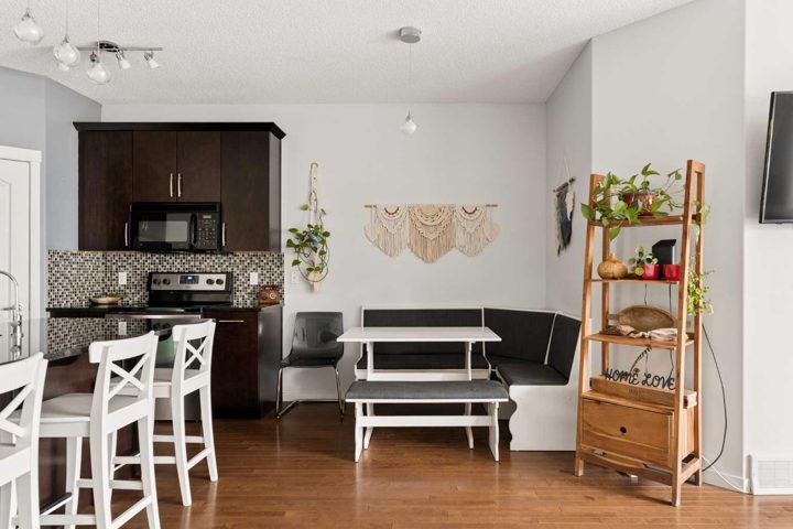 74 Autumn Crescent SE photo 5