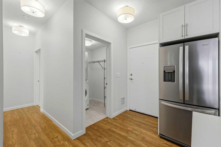212, 122 Mahogany Centre SE photo 3