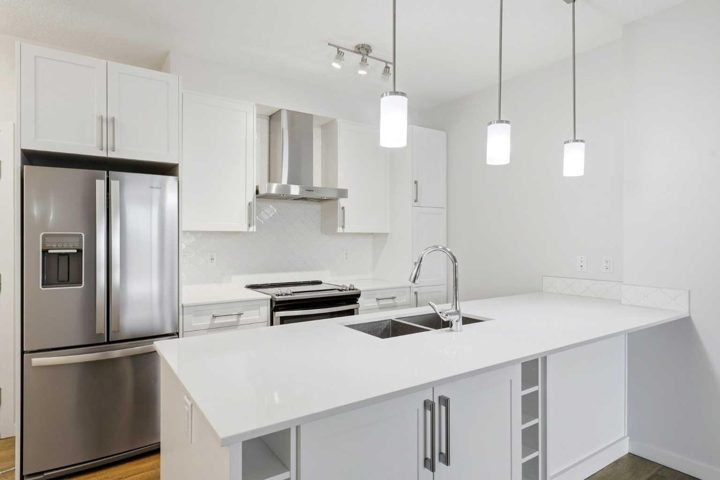 212, 122 Mahogany Centre SE photo 5