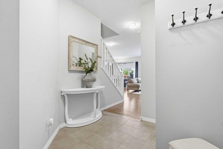 66 Masters Place SE photo 3