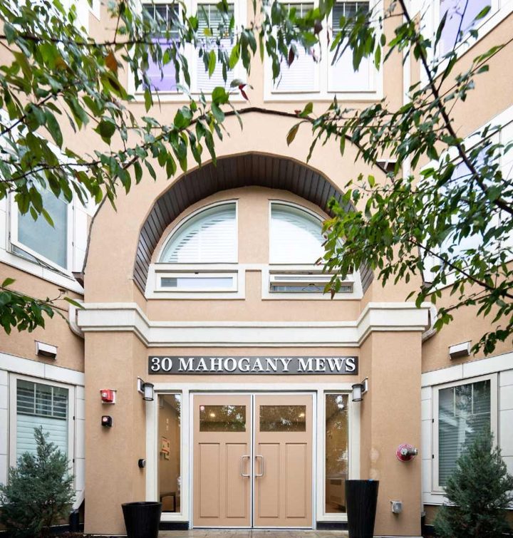 112, 30 Mahogany Mews SE photo 2