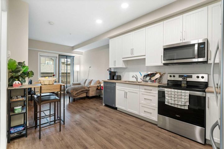 112, 30 Mahogany Mews SE photo 5