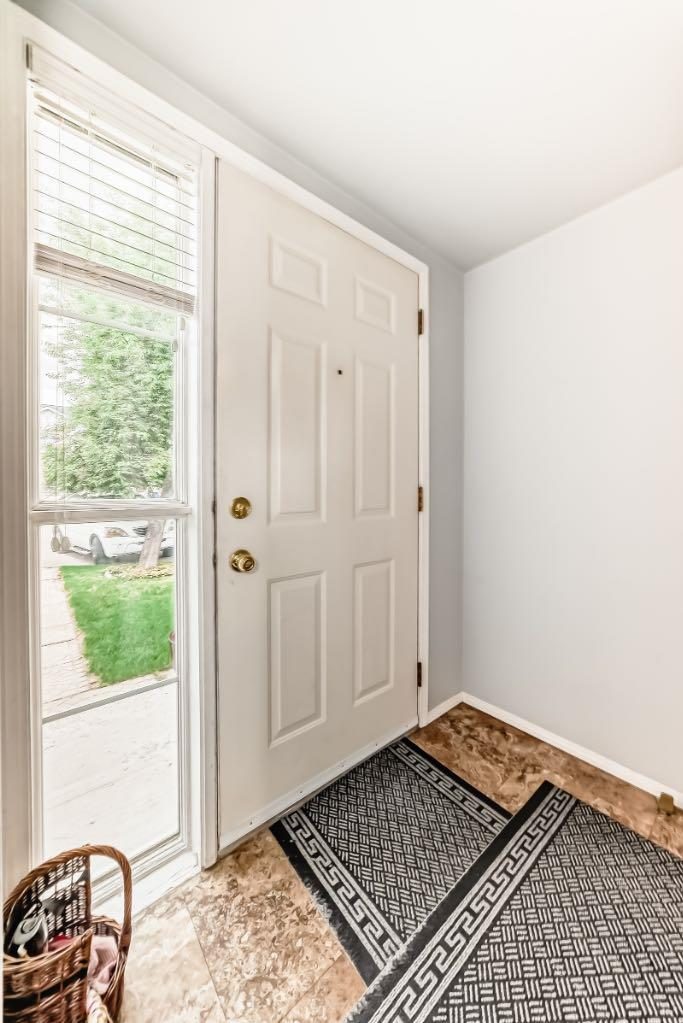 307 Mt Lorette Place SE photo 3