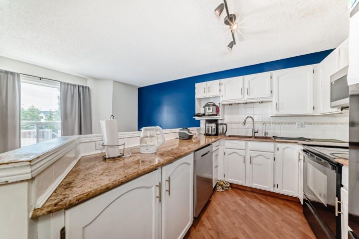 325 Mt Douglas Manor SE photo 5