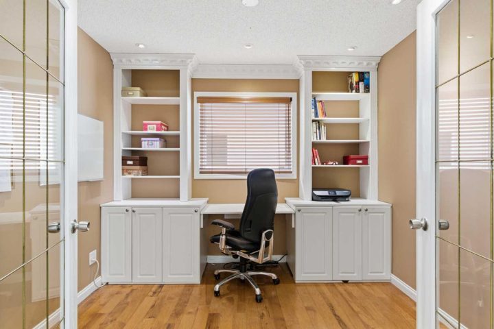 30 Mt Yamnuska Court SE photo 5