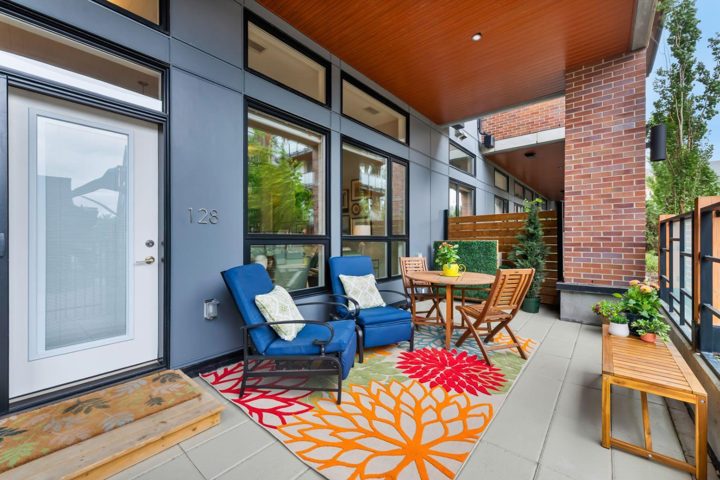 128, 122 Mahogany Centre SE photo 2