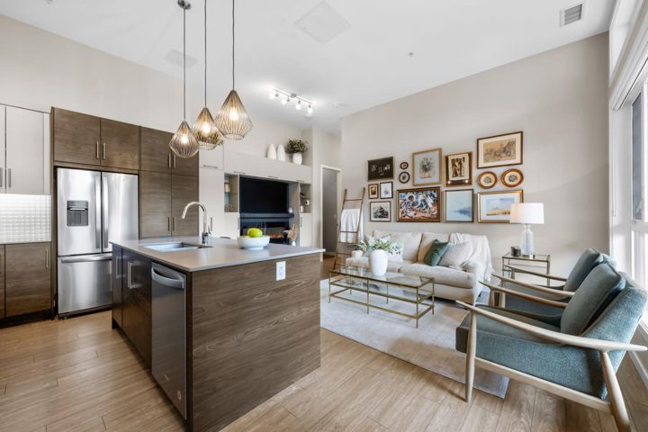 128, 122 Mahogany Centre SE photo 4